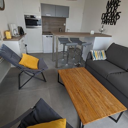 St Gilles Appartement Face Mer Сент-Илер-де-Рье Экстерьер фото